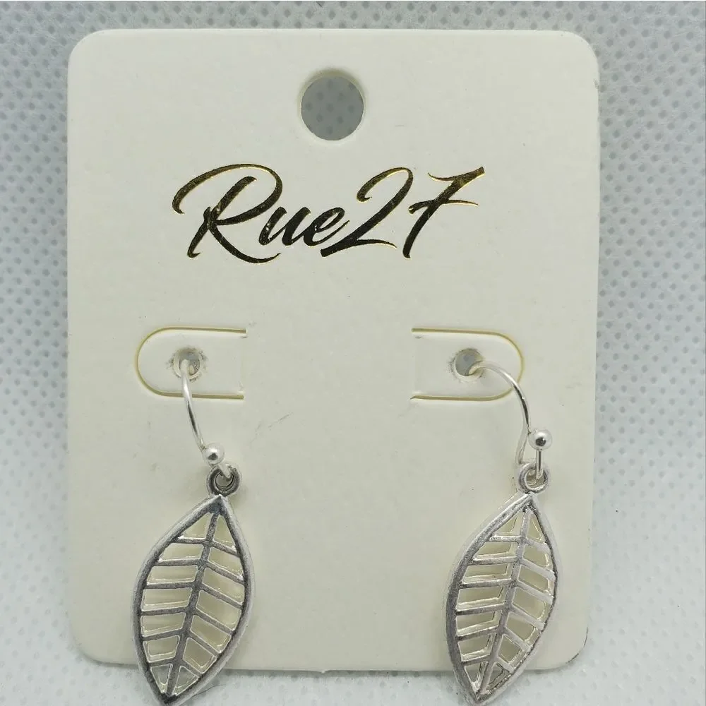 NWT Rue27 Silver Dangling Leaf Earrings
